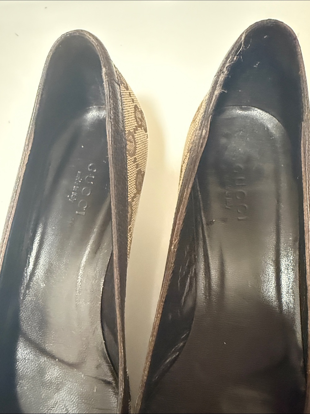 Gucci Monogram Pointed Toe Flats with Gold Buckle with Kitten Heels size 6.5. - Picture 4 of 12